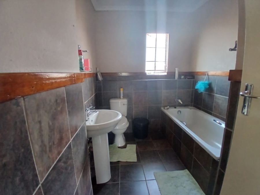 3 Bedroom Property for Sale in Waterval East North West